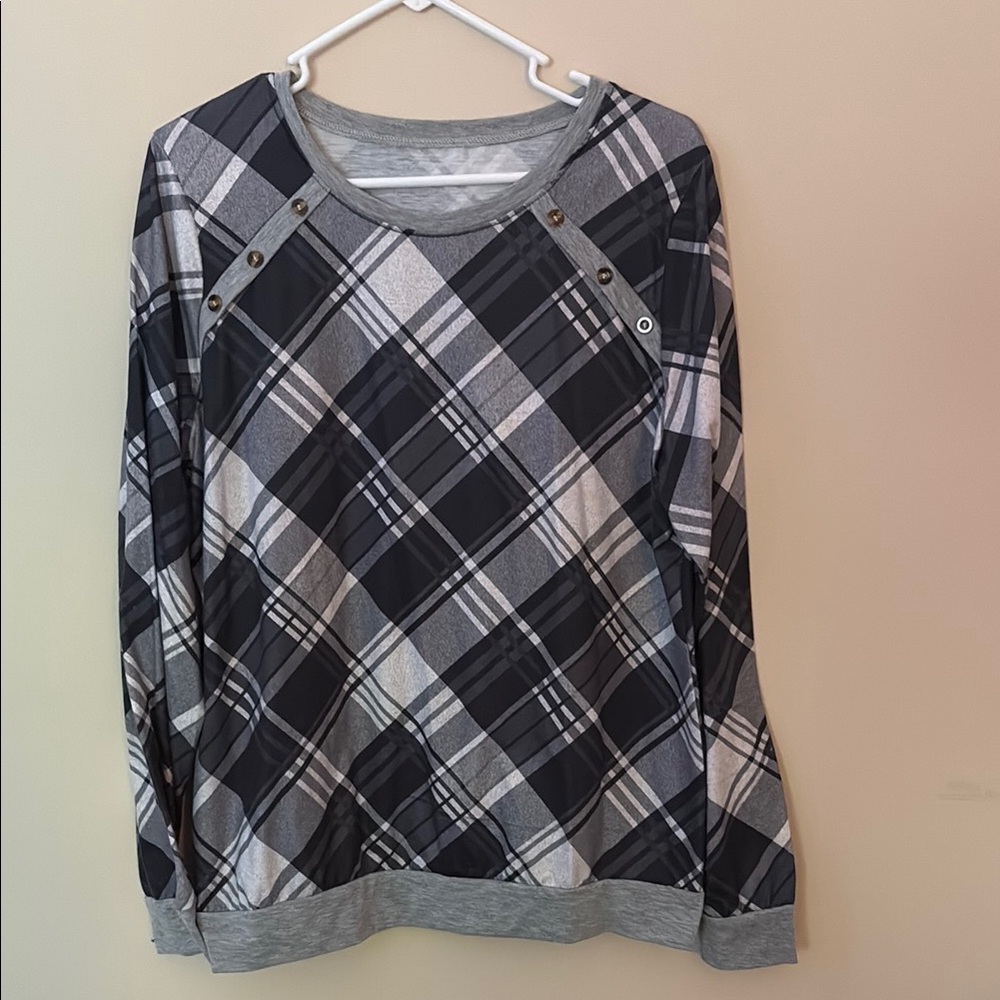 Plaid Long Sleeve Top - Gray and Black